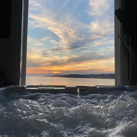 Апартаменты Sunset Сис-Фур-Ле-Пляж